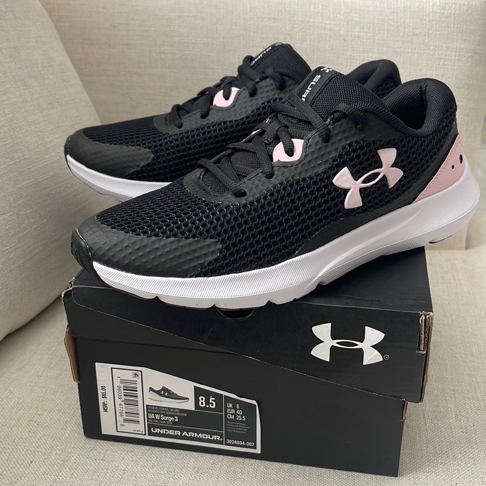 Womens Under Armour shoes (new)